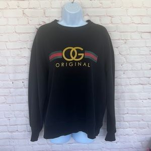 Fashionable black sweatshirt size medium